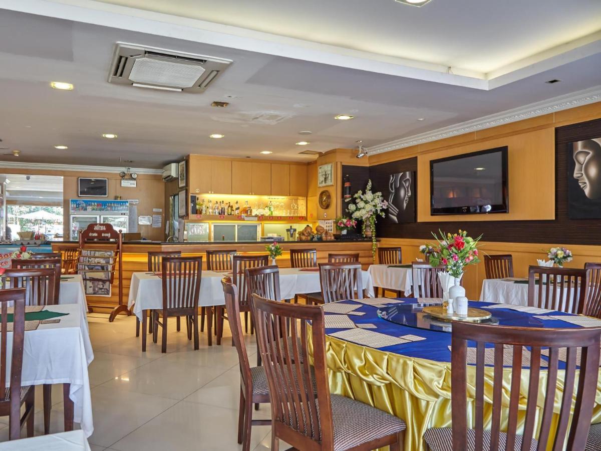 Metro Point Bangkok Hotel Exterior photo